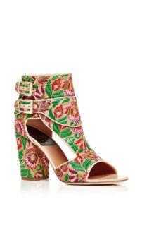 娱乐吃瓜小花鞋,揭秘明星们的时尚宠儿